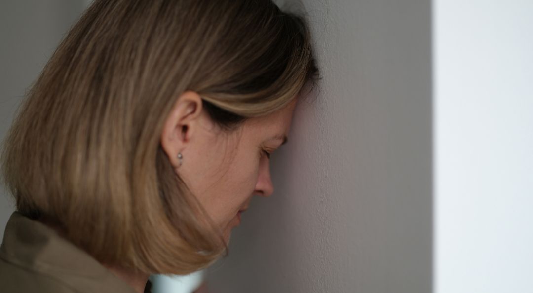 Autismo Feminino: Entendendo Meltdowns, Shutdowns e a Máscara da Camuflagem